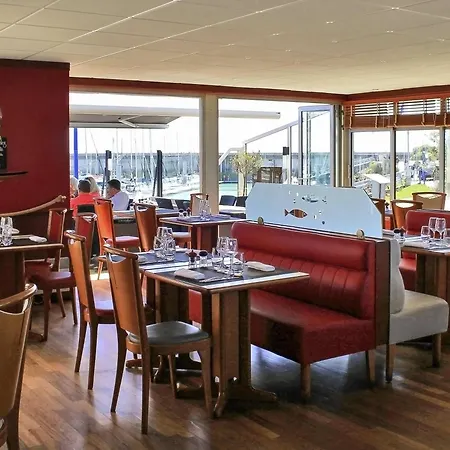 Ibis Port De Plaisance 3* Granville