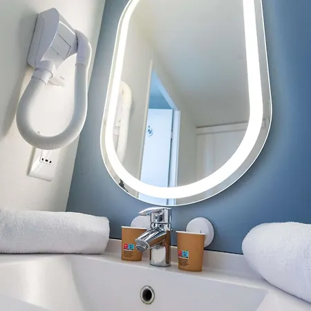 Ibis Port De Plaisance 3*