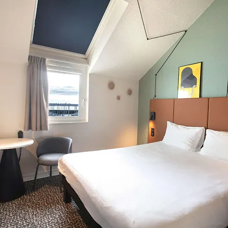 Ibis Port De Plaisance Hotel