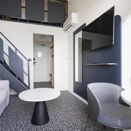 Ibis Port De Plaisance 3*