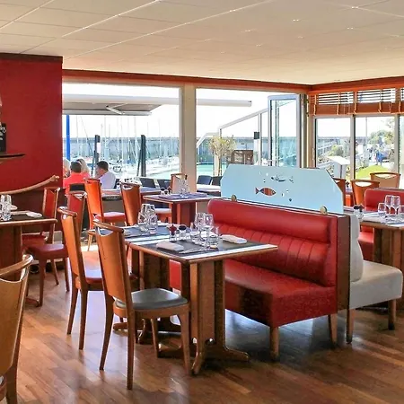 Ibis Port De Plaisance 3* Granville