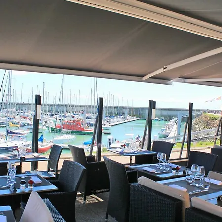 Ibis Port De Plaisance 3*