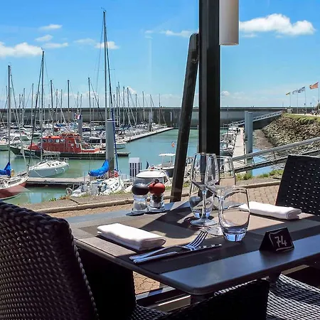 Ibis Port De Plaisance Hotel 3*