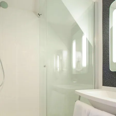 Ibis Port De Plaisance Hotel