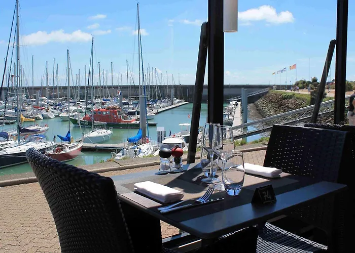 Ibis Port De Plaisance 3*