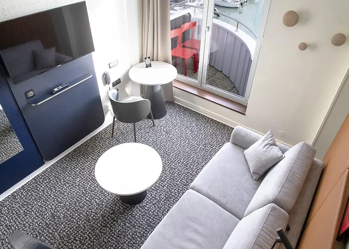 Ibis Port De Plaisance 3*