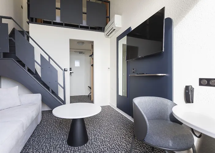 Ibis Port De Plaisance 3*