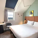 Ibis Port De Plaisance Hotel