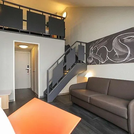 Ibis Port De Plaisance 3*
