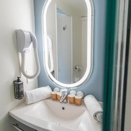 Hotel Ibis Port De Plaisance 3*
