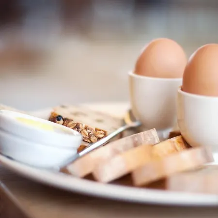 格朗维尔普莱桑斯港宜必思酒店 3* 格朗维尔