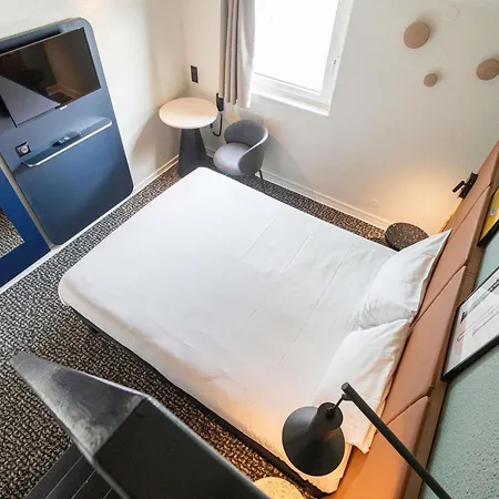 格朗维尔普莱桑斯港宜必思酒店 3*