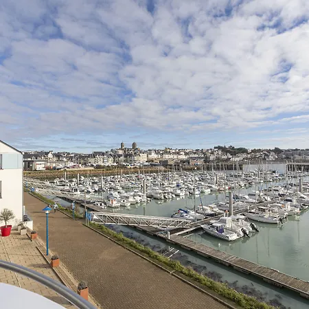 格朗维尔普莱桑斯港宜必思酒店 格朗维尔