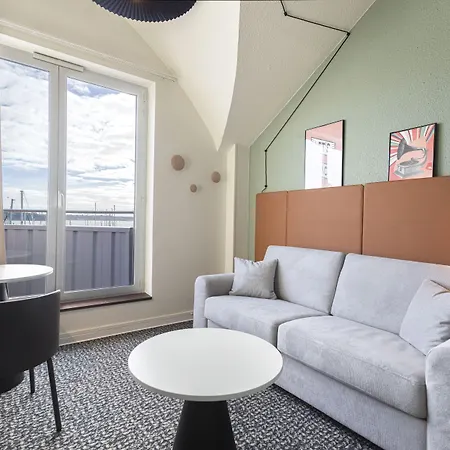 Hotel Ibis Port De Plaisance 3*