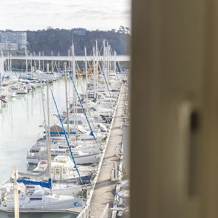 Ibis Port De Plaisance Отель Гранвиль