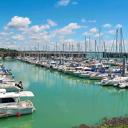 Hotel Ibis Port De Plaisance