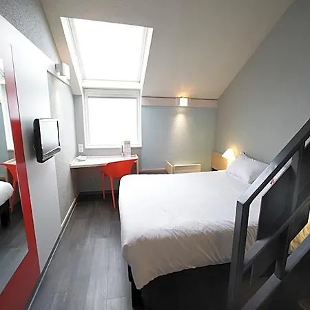 Ibis Port De Plaisance 3* Γκρανβίλ