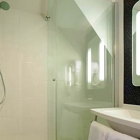 Ibis Port De Plaisance 3* Granville