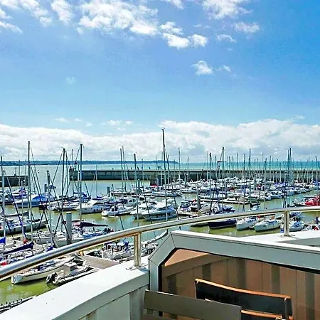 Ibis Port De Plaisance Γκρανβίλ