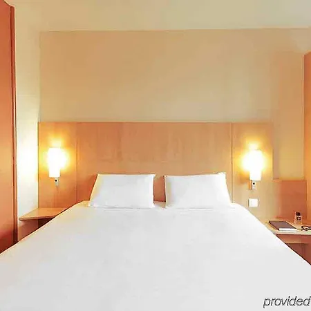 Ibis Port De Plaisance Отель