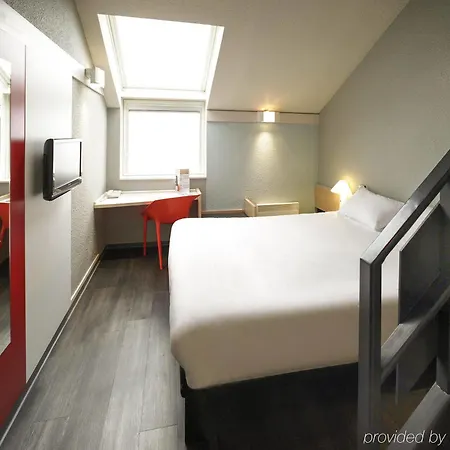 Ibis Port De Plaisance 3* Granville