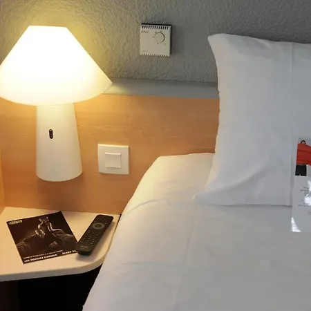 Ibis Port De Plaisance 3* Granville