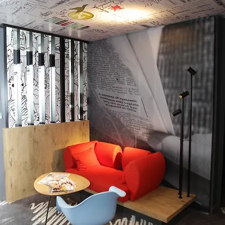 格朗维尔普莱桑斯港宜必思酒店 酒店