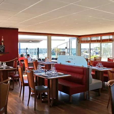 Отель Ibis Port De Plaisance