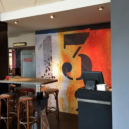 格朗维尔普莱桑斯港宜必思酒店 酒店