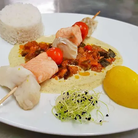 格朗维尔普莱桑斯港宜必思酒店 3* 格朗维尔