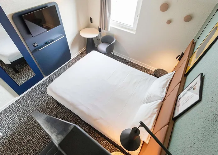 Ibis Port De Plaisance 3*