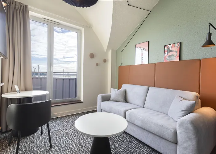 Otel Ibis Port De Plaisance 3*