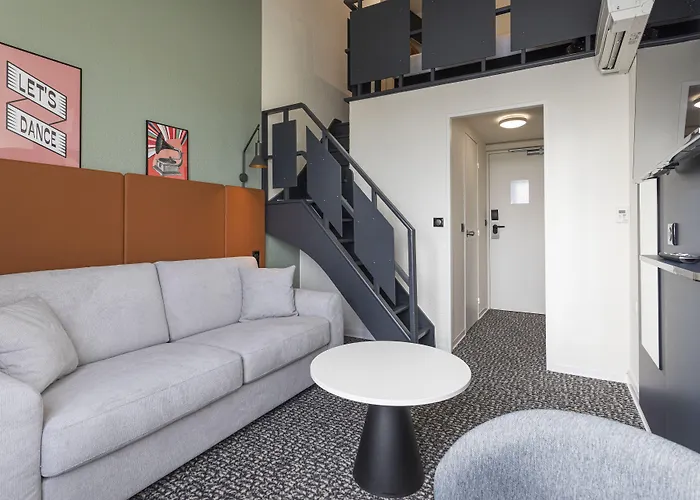 Hotel Ibis Port De Plaisance 3*