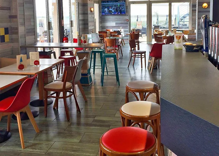 Ibis Port De Plaisance 3* Granville