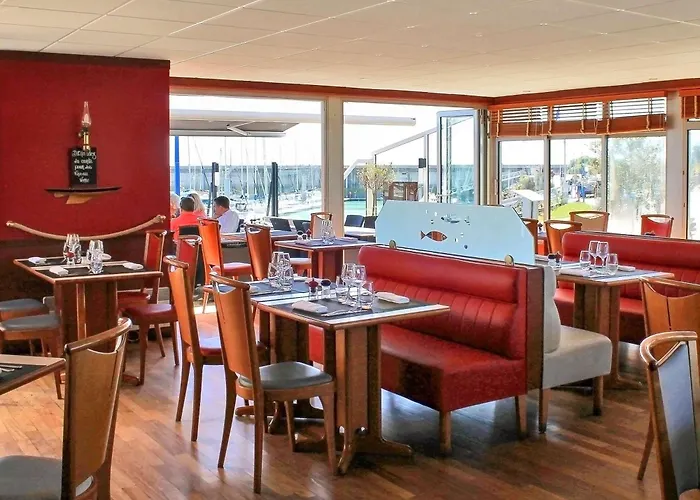 Ibis Port De Plaisance Hotel 3*