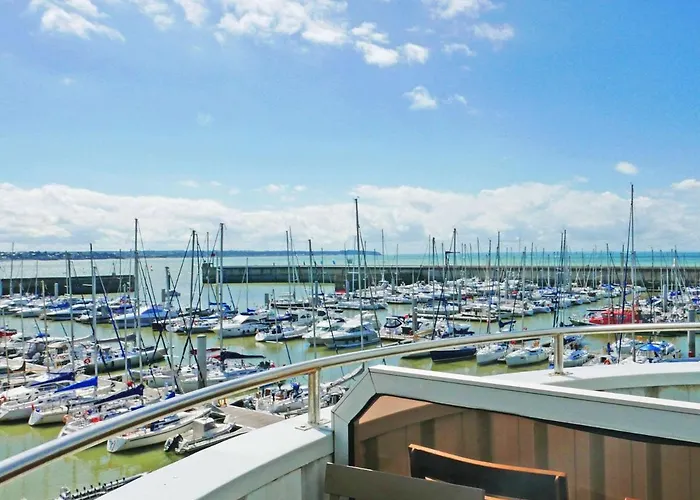 Ibis Port De Plaisance 3*